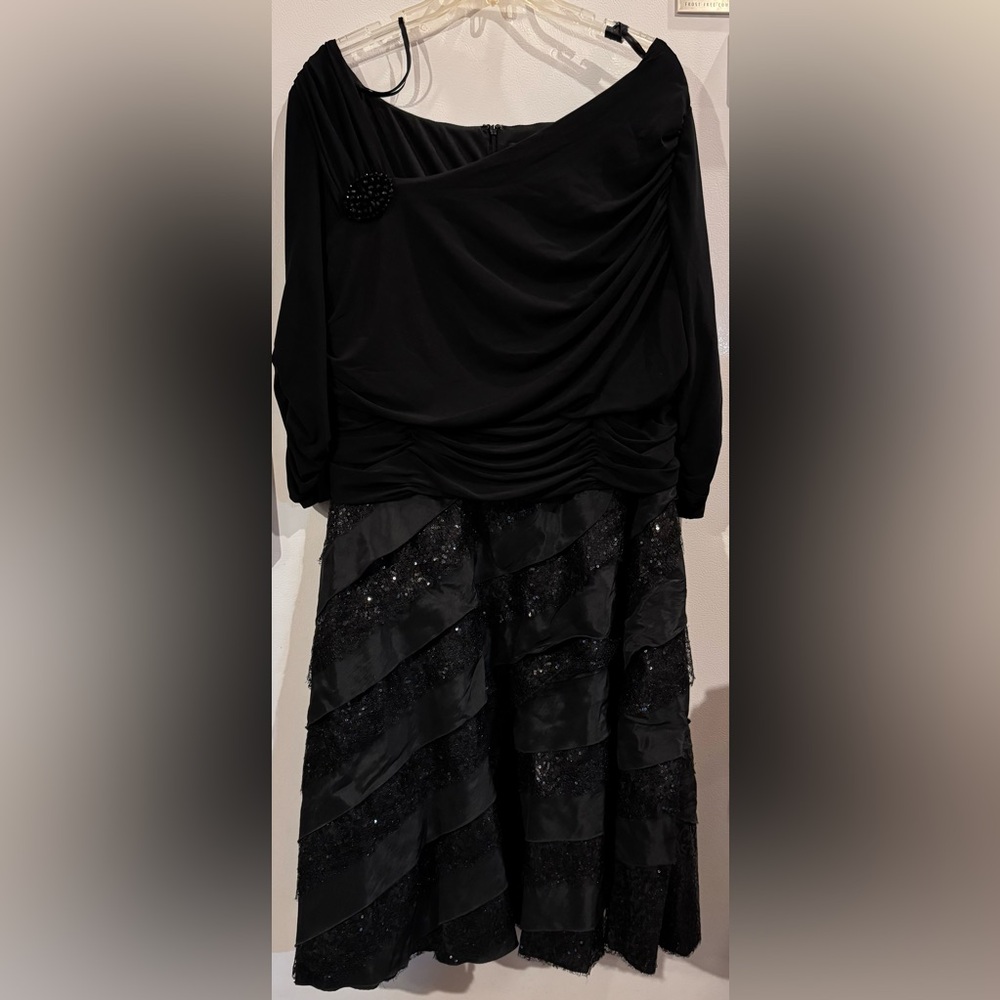 Plus size cocktail dress